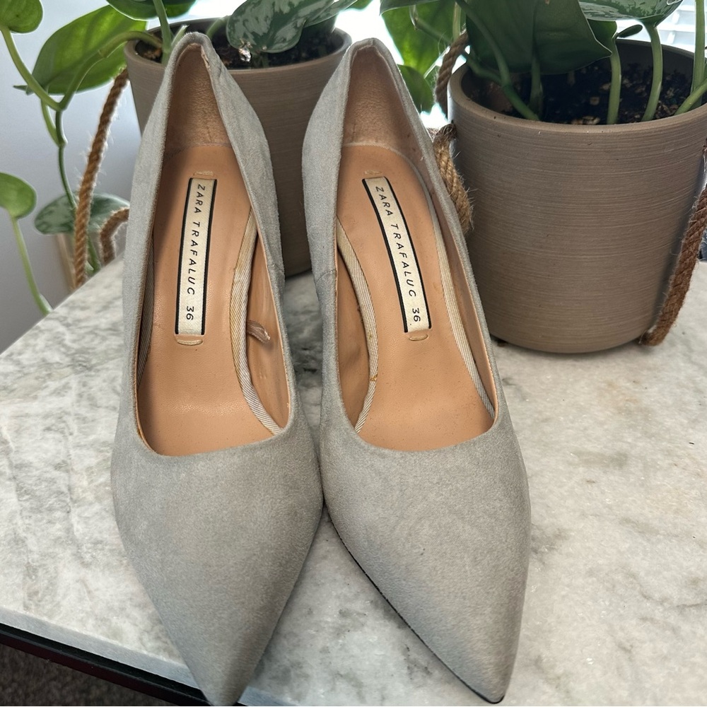 Are - Grey Heels